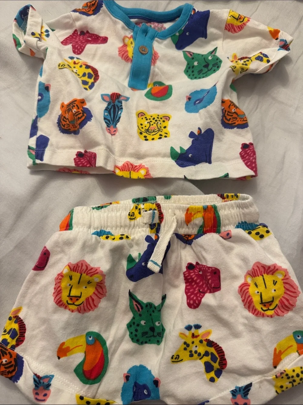 Baby Boden 2 piece set 0-3 months - white with Multicolor Animals worn once